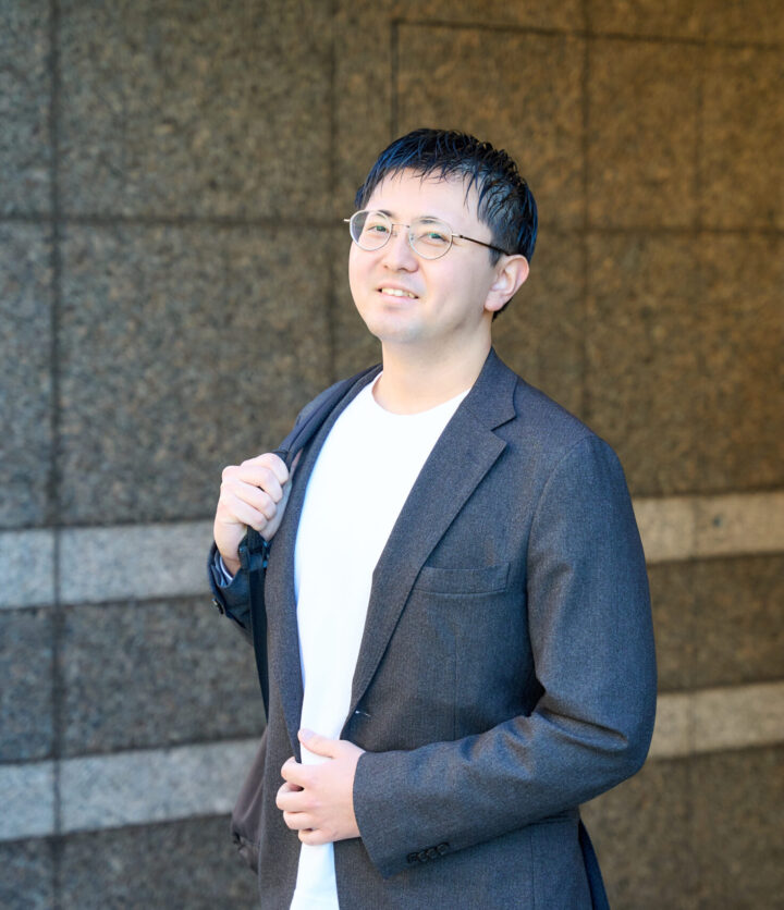 AKIHIRO
